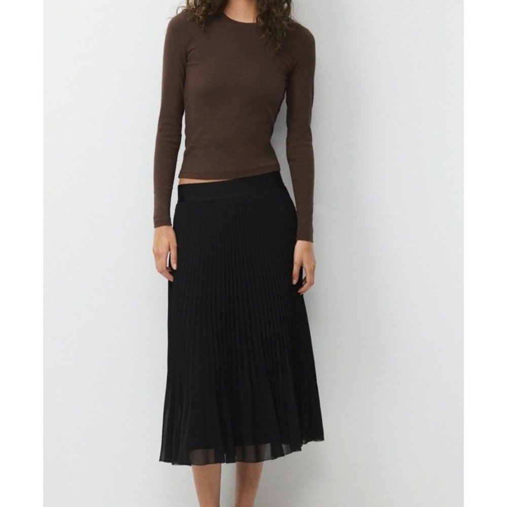 Aritzia Wilfred Twirl Pleated Chiffon Midi Skirt Black Sz XS Classic Chic Flowy